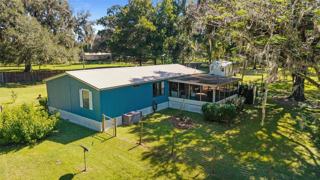 For Sale: $299,000 (3 beds, 2 baths, 1352 Square Feet)