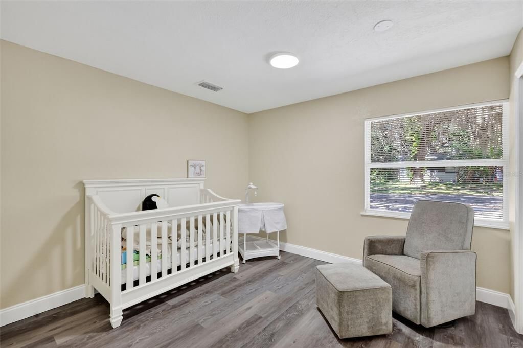 待售: $255,000 (2 贝兹, 2 浴室, 1056 平方英尺)