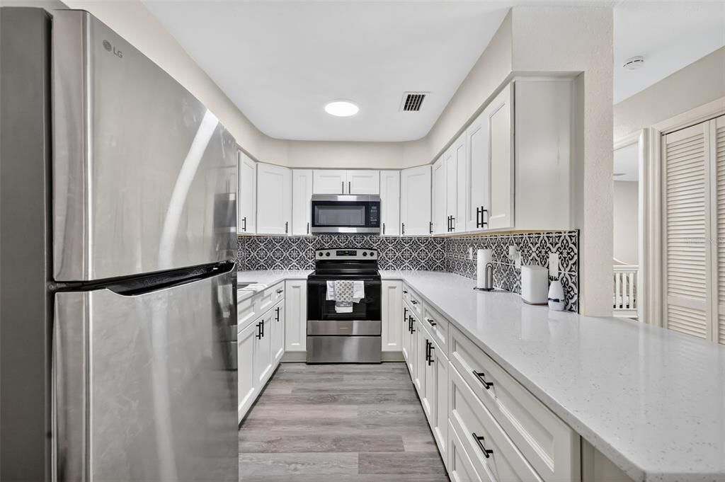 待售: $255,000 (2 贝兹, 2 浴室, 1056 平方英尺)