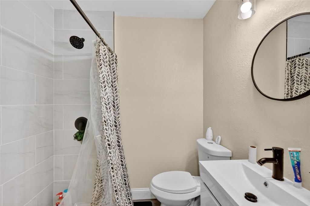 待售: $255,000 (2 贝兹, 2 浴室, 1056 平方英尺)