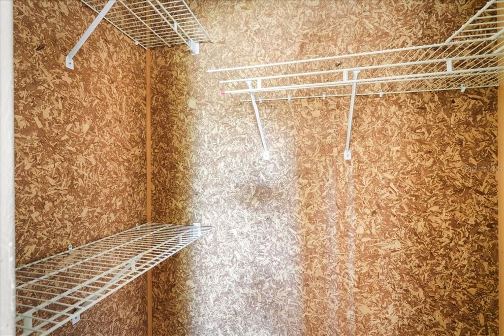 Active With Contract: $225,000 (2 beds, 2 baths, 920 Square Feet)