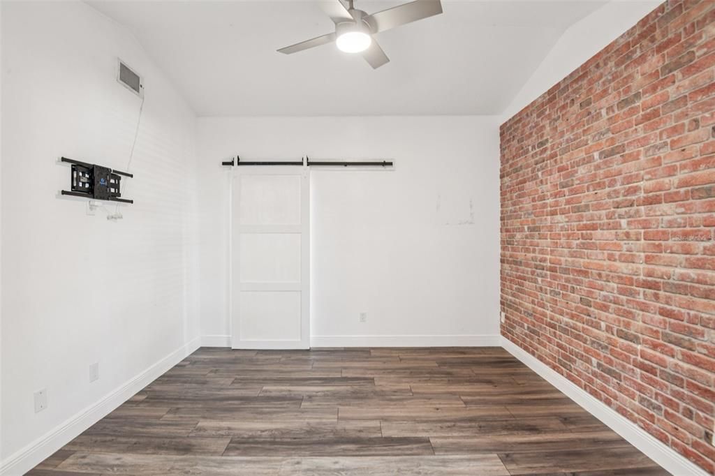 For Sale: $575,000 (4 beds, 2 baths, 2405 Square Feet)