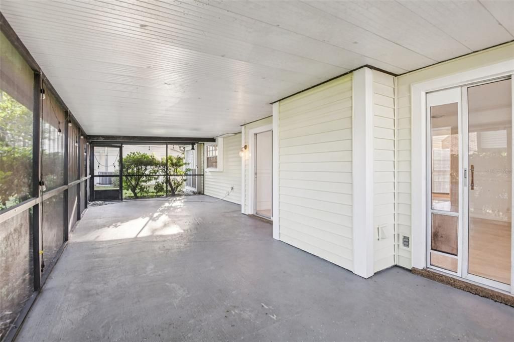 For Sale: $575,000 (4 beds, 2 baths, 2405 Square Feet)