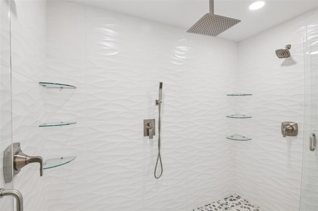 For Sale: $575,000 (4 beds, 2 baths, 2405 Square Feet)