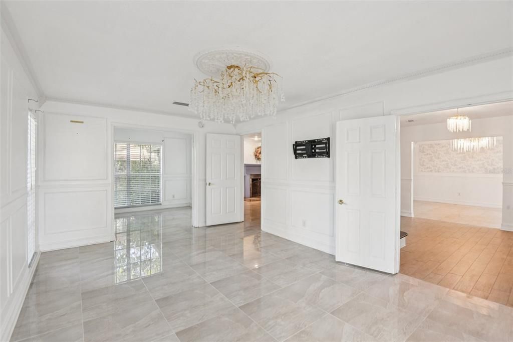 For Sale: $575,000 (4 beds, 2 baths, 2405 Square Feet)