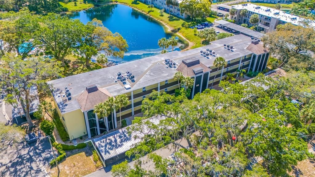 合同活跃: $139,000 (2 贝兹, 1 浴室, 934 平方英尺)