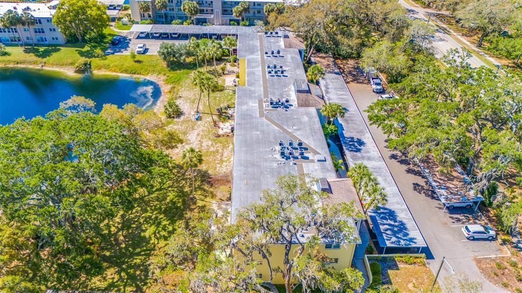 合同活跃: $139,000 (2 贝兹, 1 浴室, 934 平方英尺)