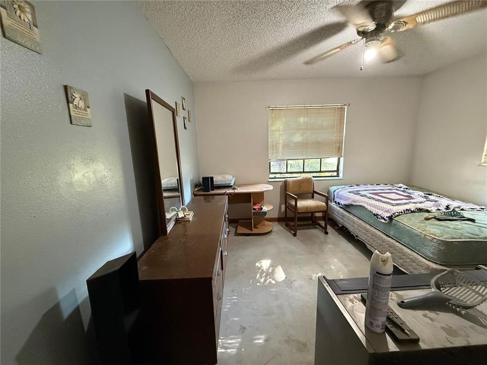 Active With Contract: $224,900 (3 beds, 2 baths, 1588 Square Feet)