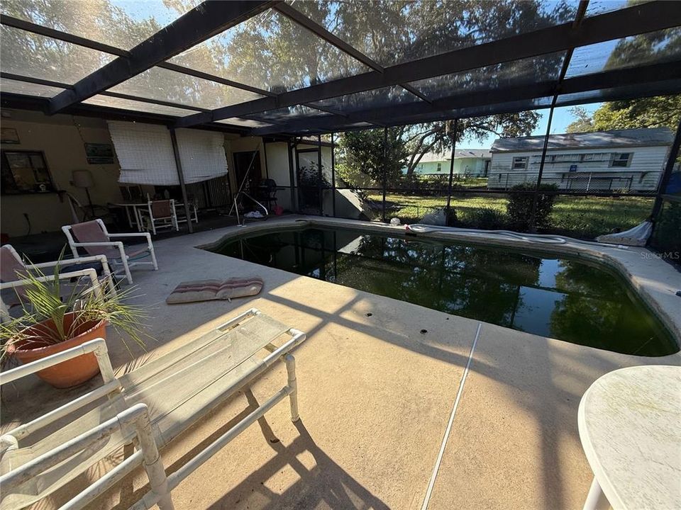 Active With Contract: $224,900 (3 beds, 2 baths, 1588 Square Feet)