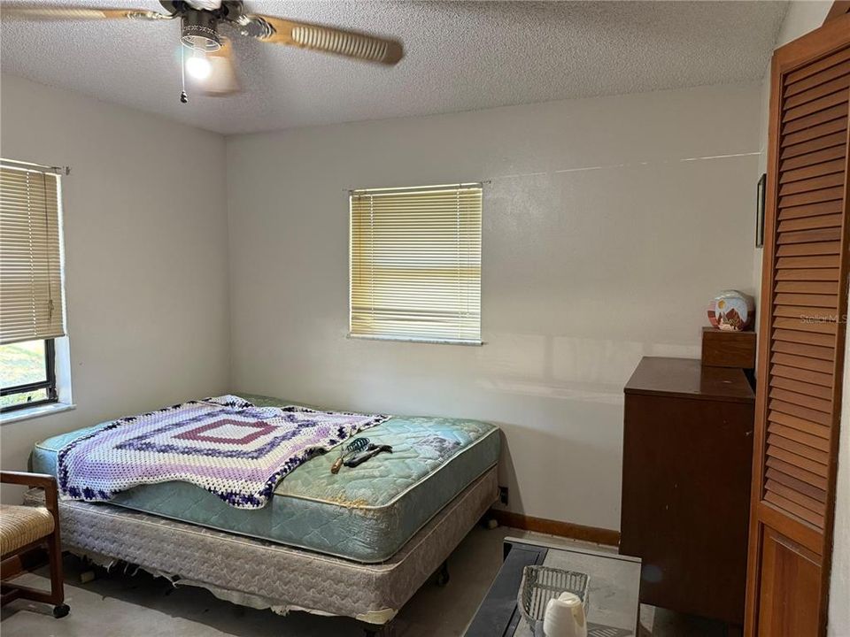 Active With Contract: $224,900 (3 beds, 2 baths, 1588 Square Feet)