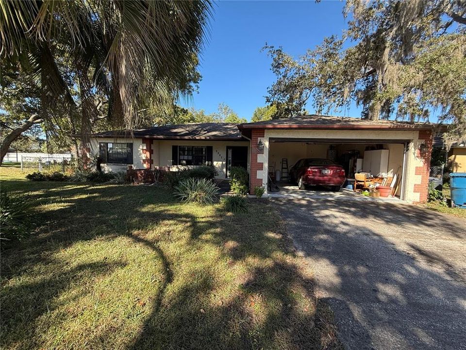 Active With Contract: $224,900 (3 beds, 2 baths, 1588 Square Feet)