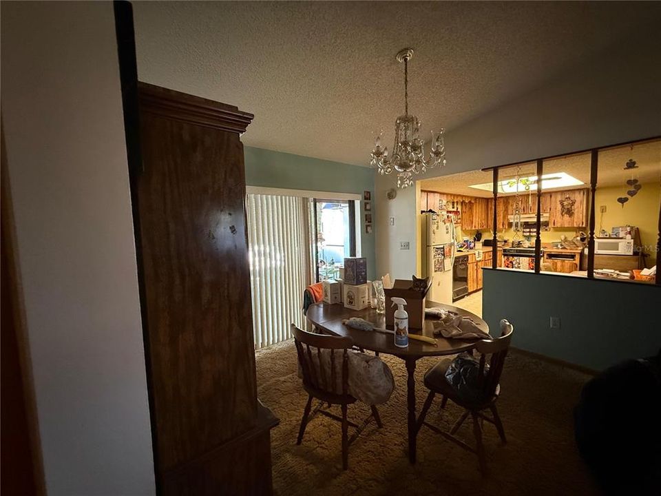 Active With Contract: $224,900 (3 beds, 2 baths, 1588 Square Feet)