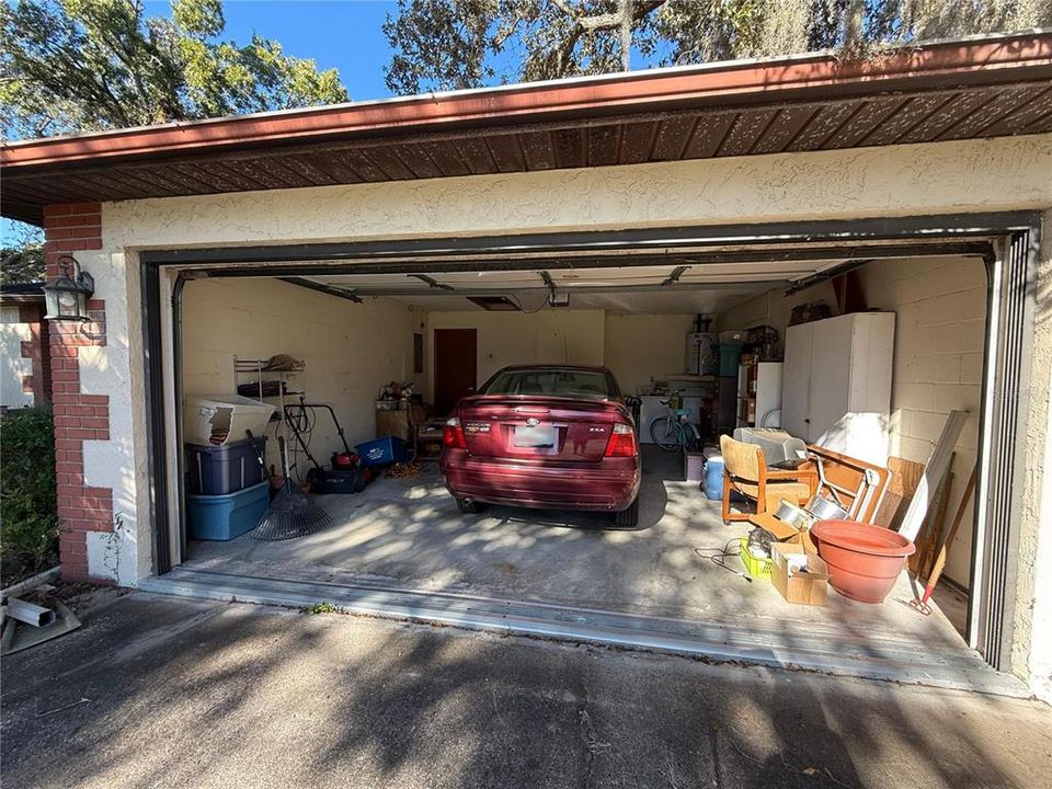 Active With Contract: $224,900 (3 beds, 2 baths, 1588 Square Feet)