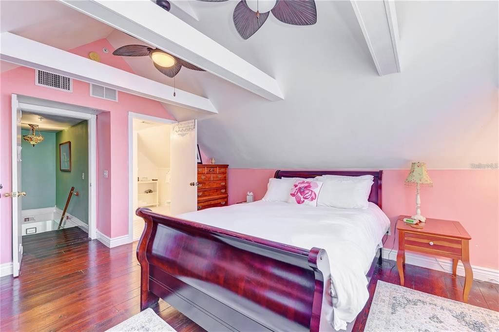 待售: $995,000 (9 贝兹, 8 浴室, 4964 平方英尺)