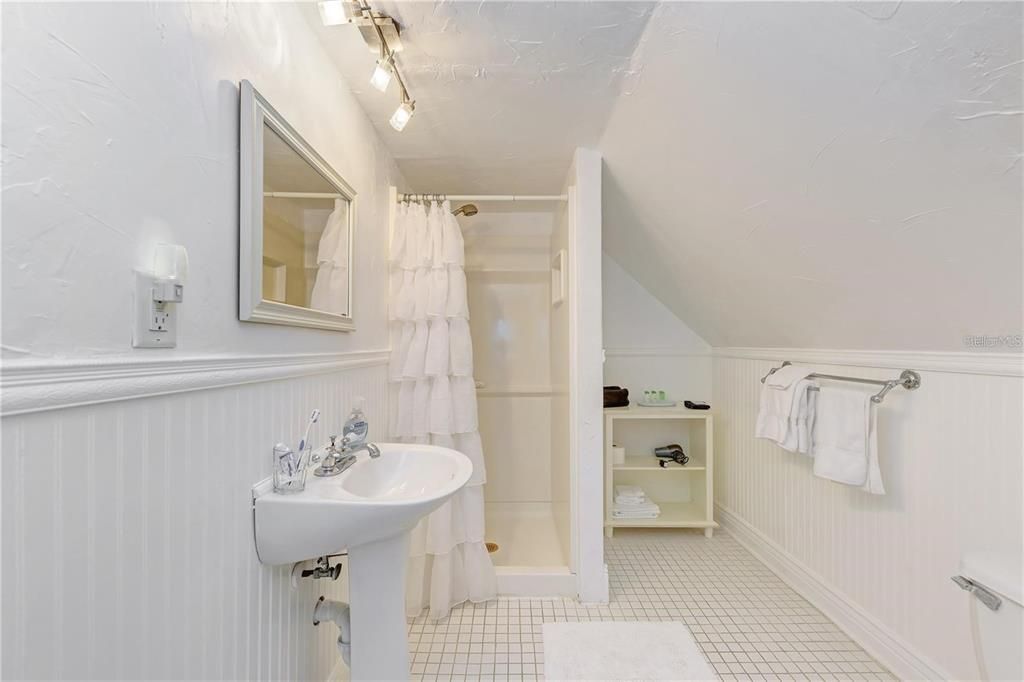 待售: $995,000 (9 贝兹, 8 浴室, 4964 平方英尺)