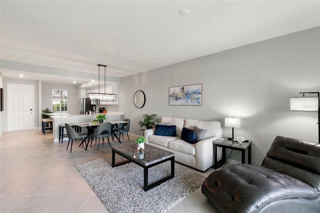 На продажу: $230,000 (2 спален, 2 ванн, 1194 Квадратных фут)