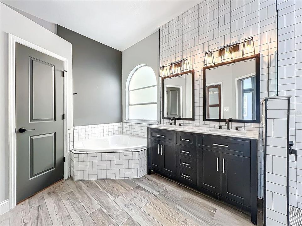 For Sale: $729,000 (3 beds, 2 baths, 1630 Square Feet)