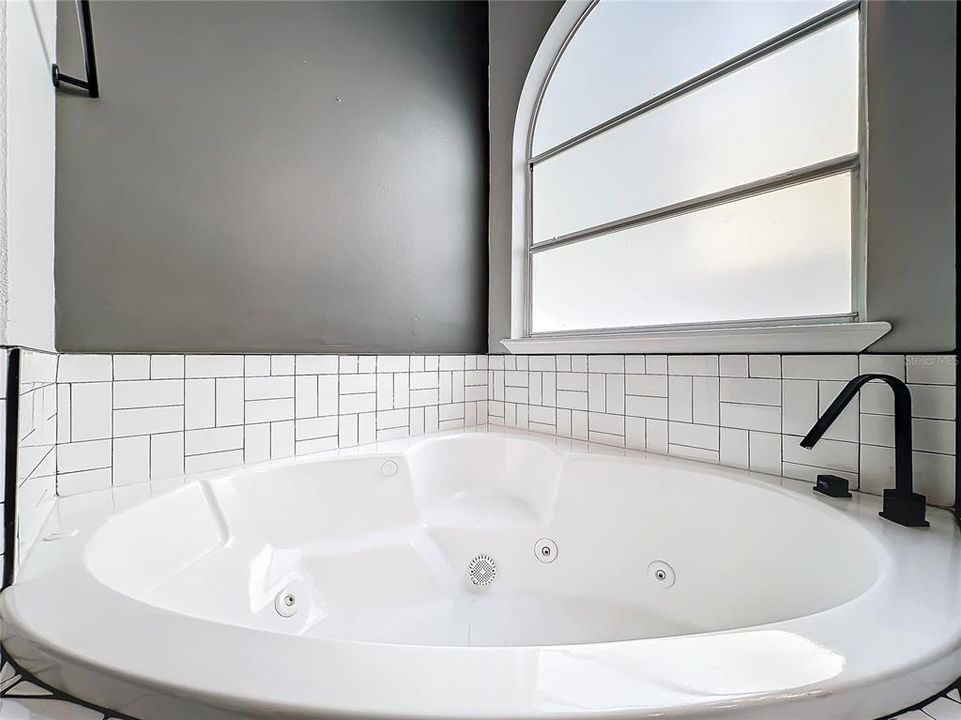 For Sale: $729,000 (3 beds, 2 baths, 1630 Square Feet)