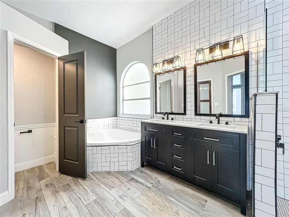 For Sale: $729,000 (3 beds, 2 baths, 1630 Square Feet)