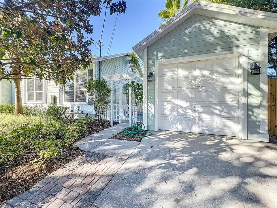 For Sale: $729,000 (3 beds, 2 baths, 1630 Square Feet)