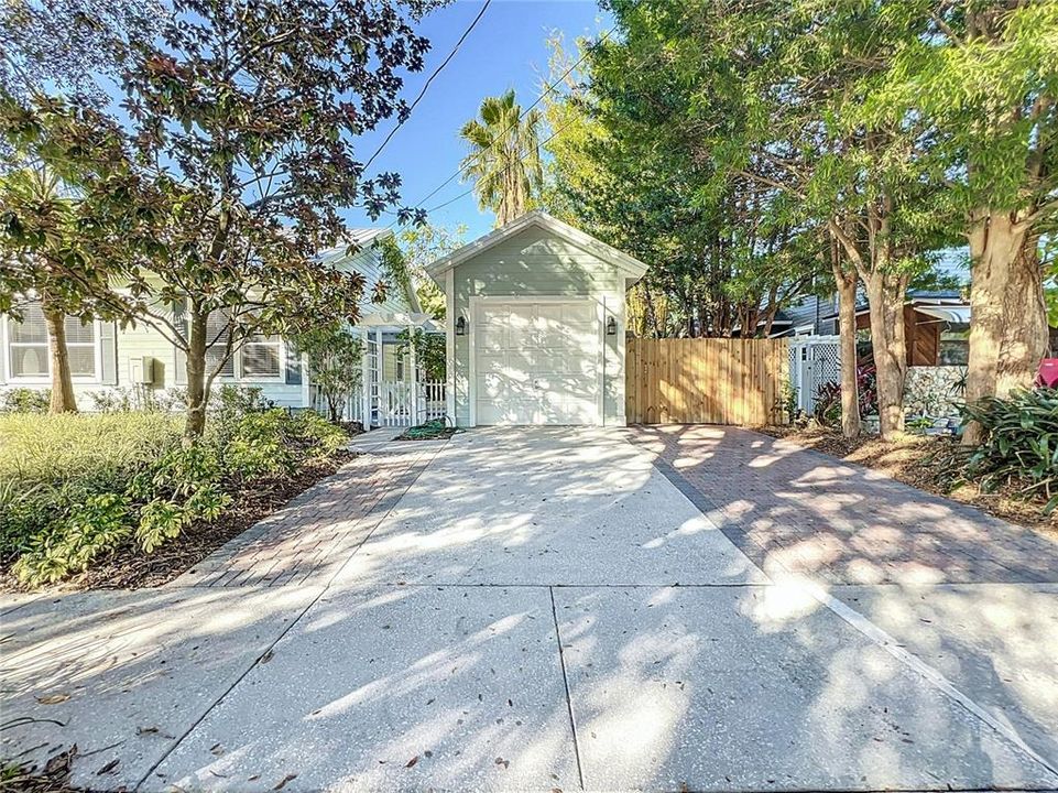 For Sale: $729,000 (3 beds, 2 baths, 1630 Square Feet)