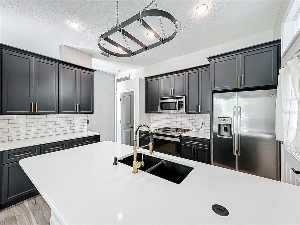 For Sale: $729,000 (3 beds, 2 baths, 1630 Square Feet)