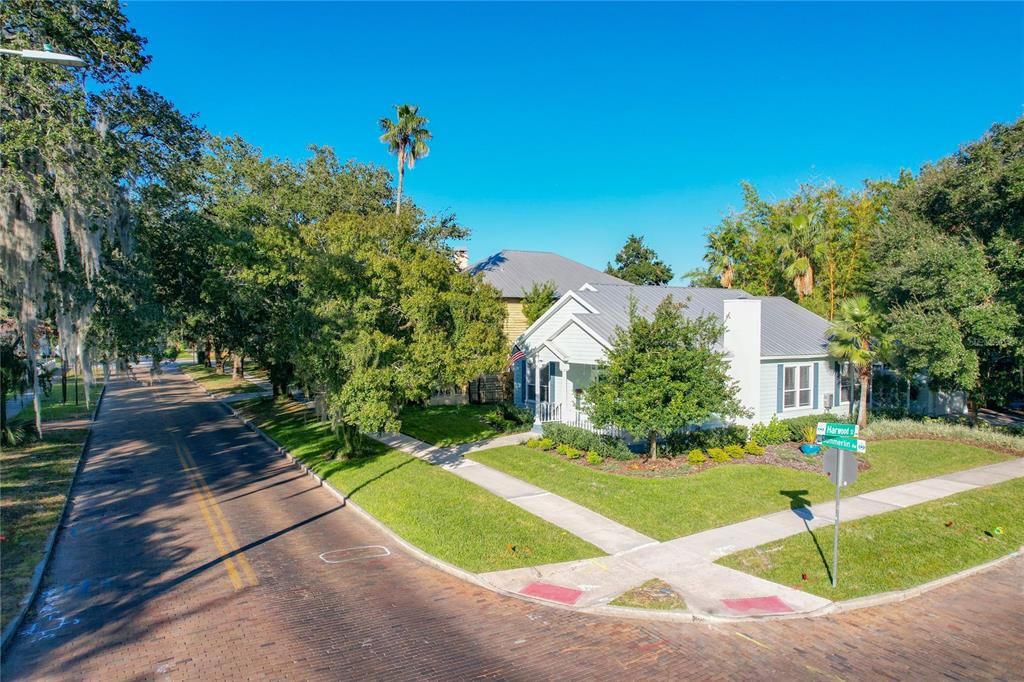 For Sale: $729,000 (3 beds, 2 baths, 1630 Square Feet)