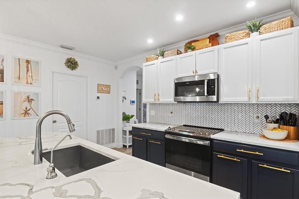 Active With Contract: $499,900 (4 beds, 2 baths, 1767 Square Feet)