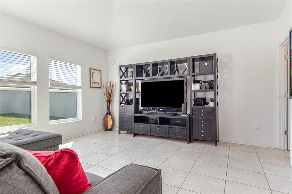 En Venta: $290,000 (3 camas, 2 baños, 1540 Pies cuadrados)