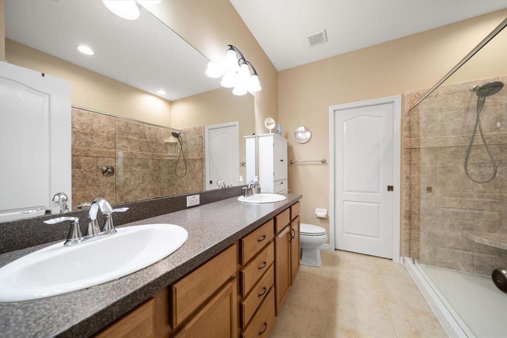 待售: $499,000 (3 贝兹, 2 浴室, 2215 平方英尺)