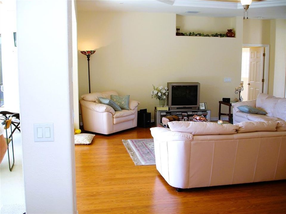 En Renta: $2,600 (3 camas, 2 baños, 2138 Pies cuadrados)