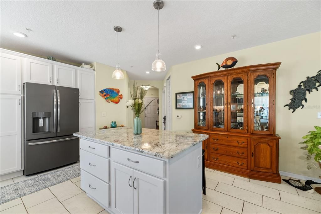 待售: $495,000 (3 贝兹, 2 浴室, 1712 平方英尺)