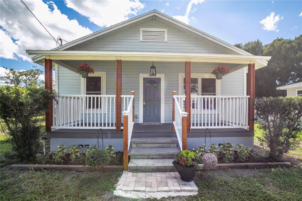 Active With Contract: $260,000 (2 beds, 1 baths, 944 Square Feet)