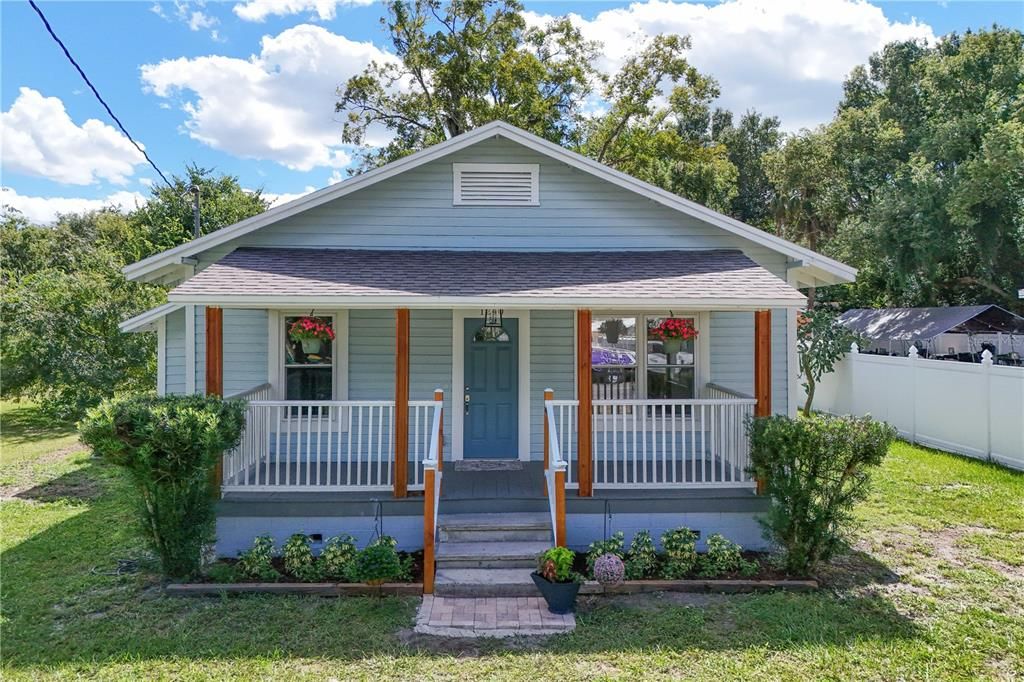 Active With Contract: $260,000 (2 beds, 1 baths, 944 Square Feet)