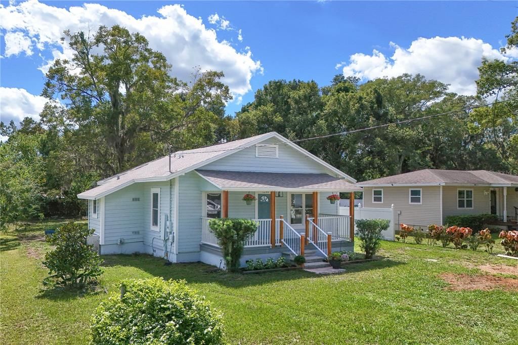 Active With Contract: $260,000 (2 beds, 1 baths, 944 Square Feet)