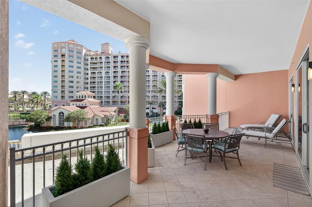 For Sale: $1,150,000 (3 beds, 3 baths, 2588 Square Feet)