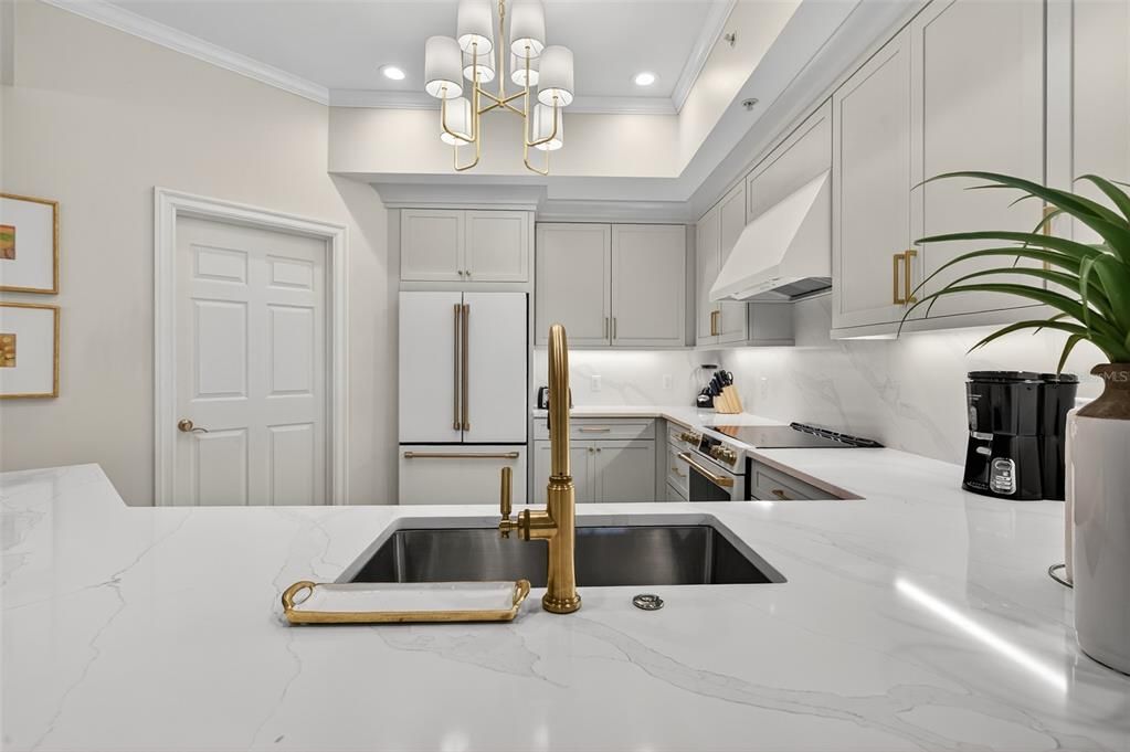 For Sale: $1,150,000 (3 beds, 3 baths, 2588 Square Feet)