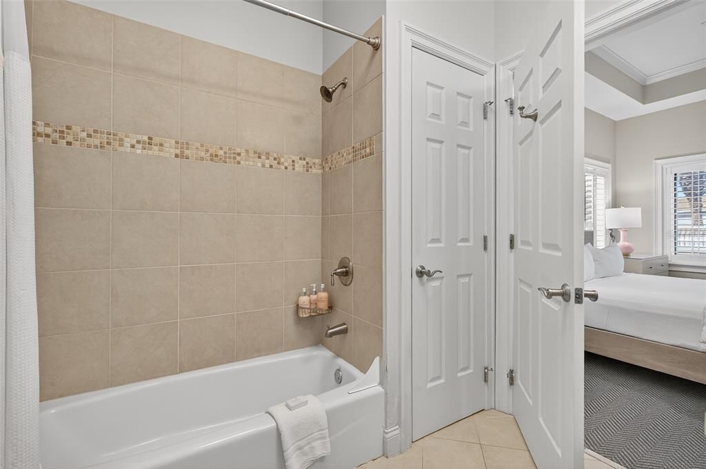 For Sale: $1,150,000 (3 beds, 3 baths, 2588 Square Feet)