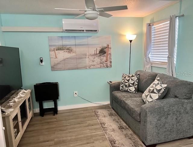 待售: $150,000 (1 贝兹, 1 浴室, 320 平方英尺)