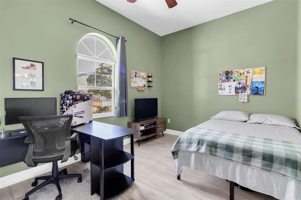 For Sale: $325,000 (3 beds, 3 baths, 1793 Square Feet)