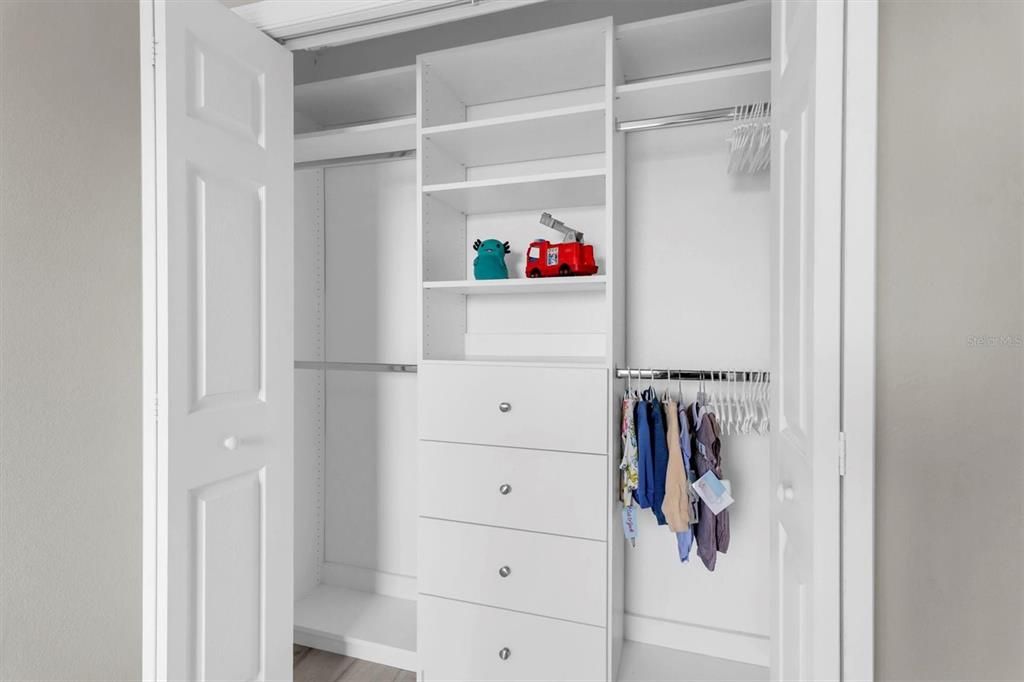 For Sale: $325,000 (3 beds, 3 baths, 1793 Square Feet)