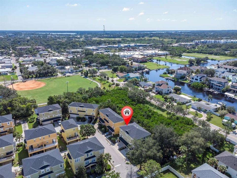 For Sale: $325,000 (3 beds, 3 baths, 1793 Square Feet)