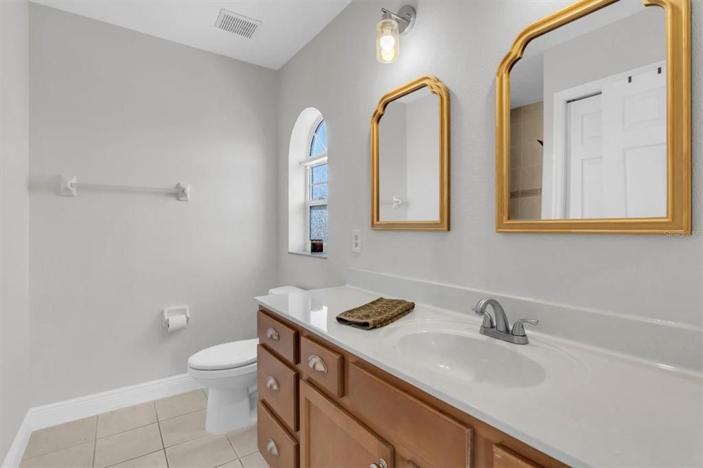 For Sale: $325,000 (3 beds, 3 baths, 1793 Square Feet)