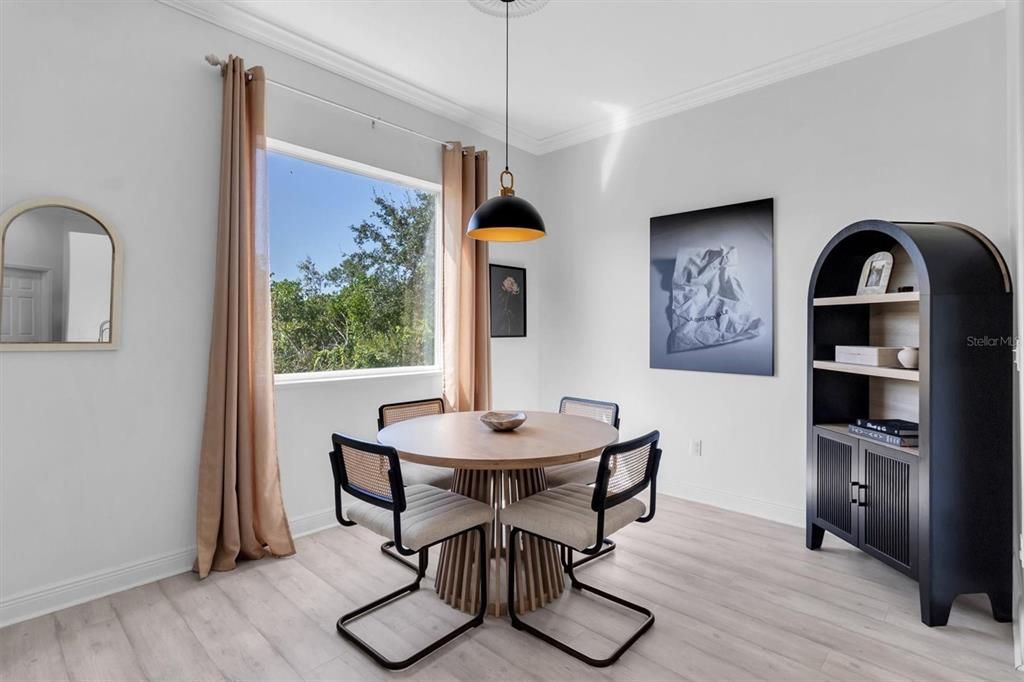 For Sale: $325,000 (3 beds, 3 baths, 1793 Square Feet)