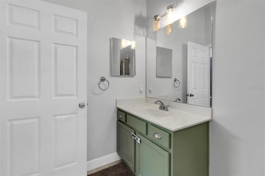 For Sale: $325,000 (3 beds, 3 baths, 1793 Square Feet)