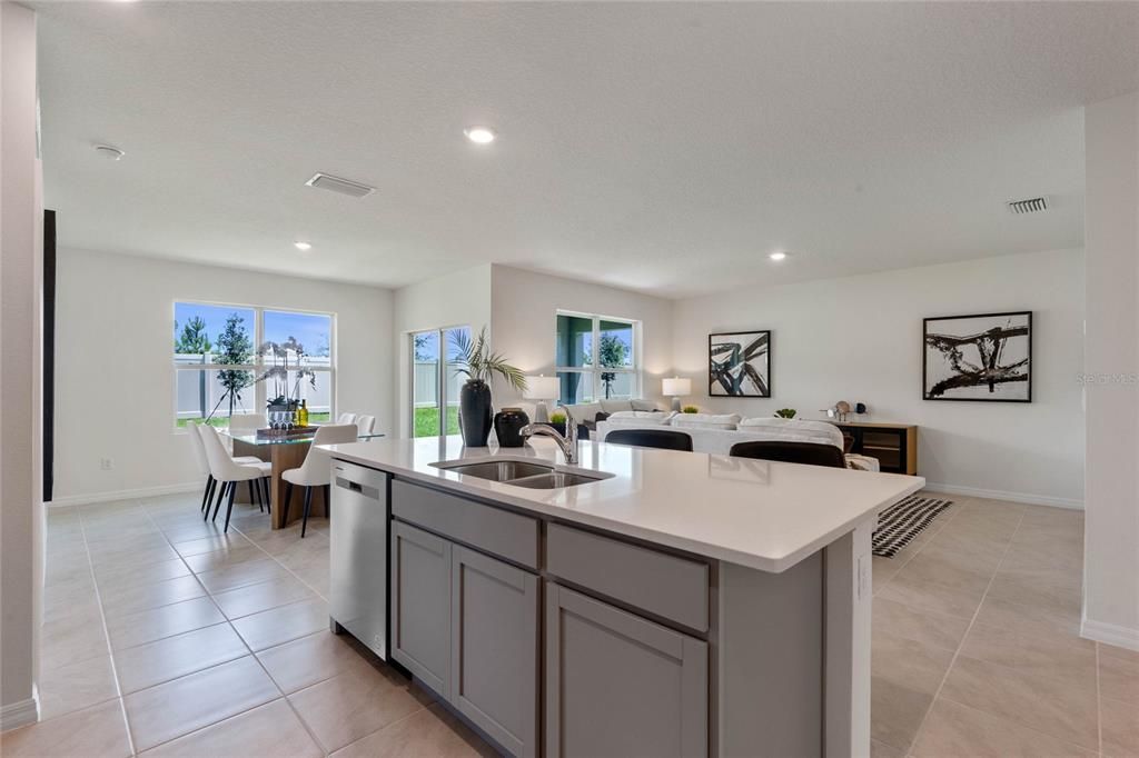 Active With Contract: $291,990 (3 beds, 2 baths, 1672 Square Feet)