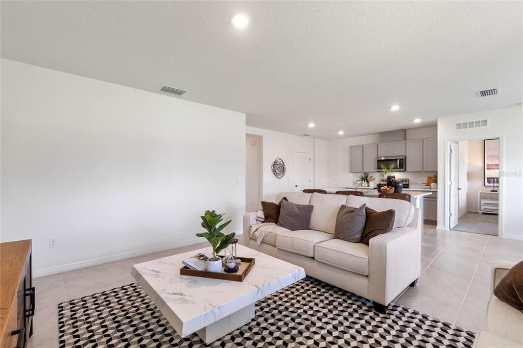 Active With Contract: $291,990 (3 beds, 2 baths, 1672 Square Feet)