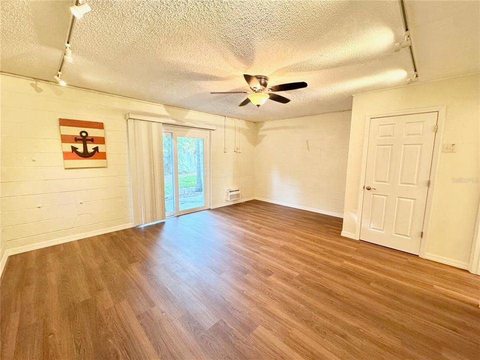 For Sale: $559,000 (3 beds, 2 baths, 1566 Square Feet)