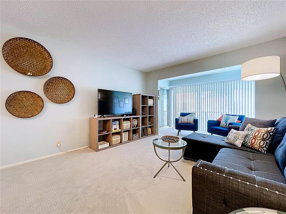 For Sale: $115,000 (1 beds, 1 baths, 750 Square Feet)