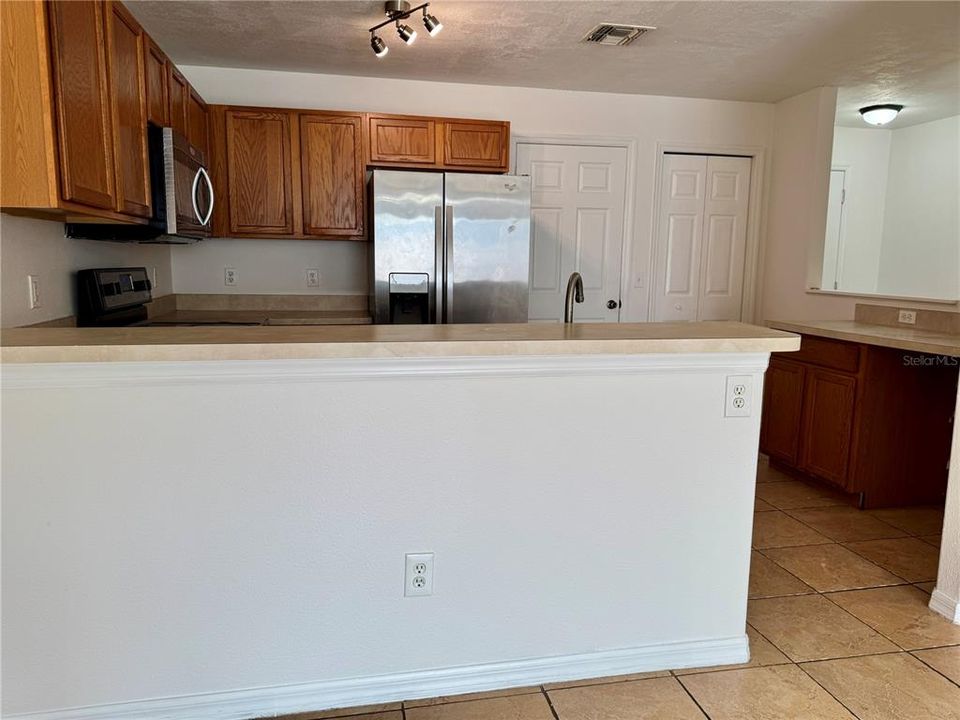 出租: $2,000 (3 贝兹, 2 浴室, 1353 平方英尺)